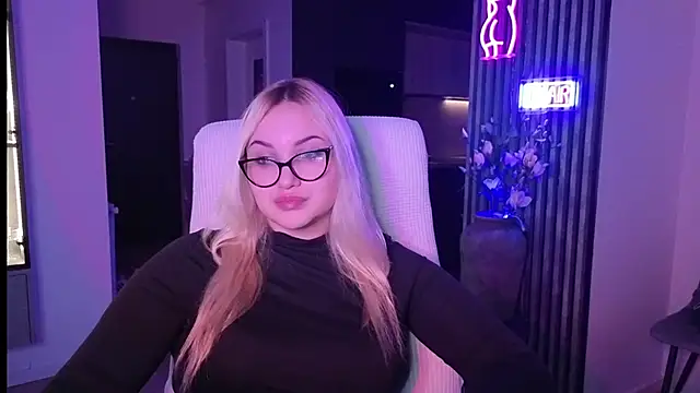 Snapshot of adrelaxina chatting on 11/16/25, 11:54 adrelaxina online show from 11/16/25, 11:54