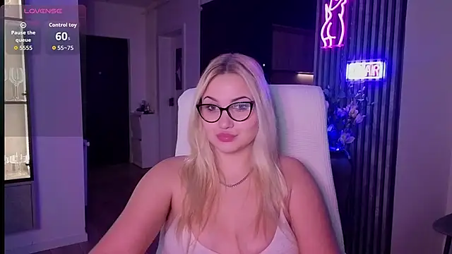 Snapshot of adrelaxina chatting on 11/21/25, 07:12 adrelaxina online show from 11/21/25, 07:12