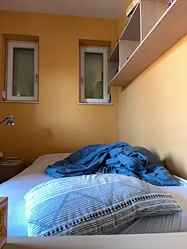 Snapshot of Raveman chatting on 10/04/25, 10:46 Raveman online show from 10/04/25, 10:46