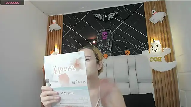 kristal joi dl online show from 10/27/25, 12:42