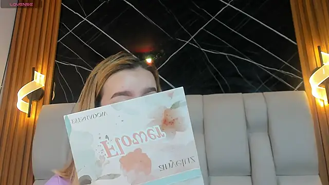 kristal joi dl online show from 11/06/25, 12:39