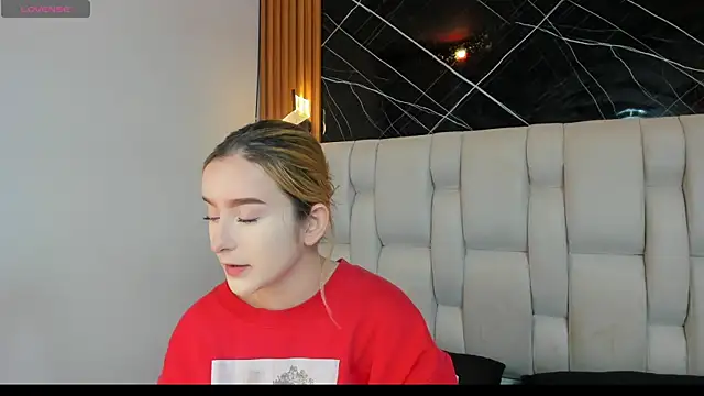 kristal joi dl online show from 11/13/25, 12:48