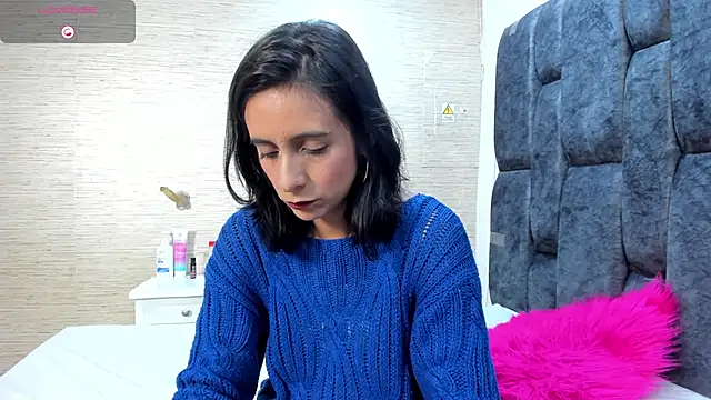 Snapshot of MiaAmore_ chatting on 12/05/25, 08:49 MiaAmore online show from 12/05/25, 08:49