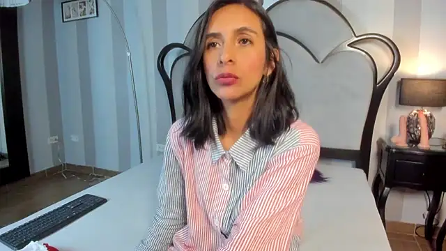 Snapshot of MiaAmore_ chatting on 02/14/26, 06:59 MiaAmore online show from 02/14/26, 06:59