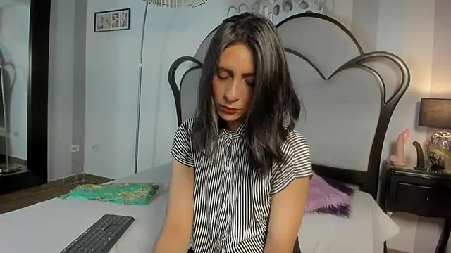 Snapshot of MiaAmore_ chatting on 03/28/26, 07:13 MiaAmore online show from 03/28/26, 07:13