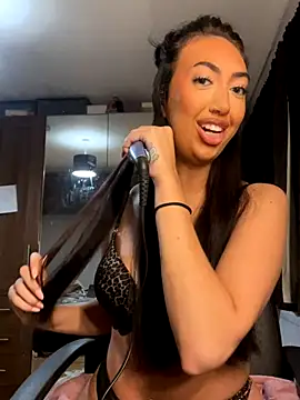 Snapshot of Miss_lunaxx chatting on 11/27/25, 05:15 Miss lunaxx online show from 11/27/25, 05:15