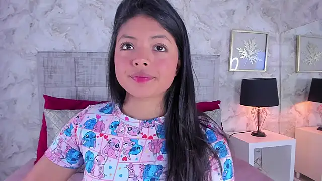 ashleythompson2025 online show from 02/04/26, 11:38