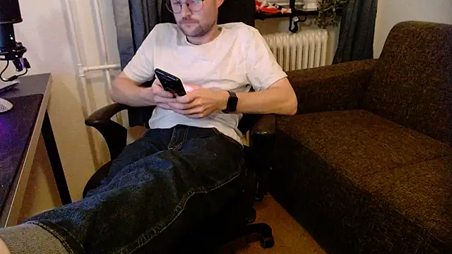 ChefDeLust online show from 10/31/25, 06:09