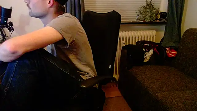 ChefDeLust online show from 11/18/25, 06:01