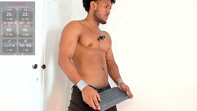 Snapshot of zarek_lux chatting on 10/15/25, 01:44 zarek lux online show from 10/15/25, 01:44