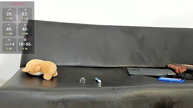 Snapshot of zarek_lux chatting on 11/08/25, 12:27 zarek lux online show from 11/08/25, 12:27