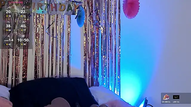 Snapshot of zarek_lux chatting on 11/29/25, 02:20 zarek lux online show from 11/29/25, 02:20