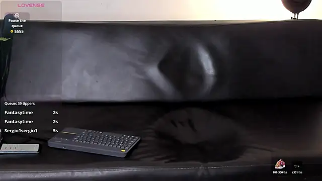 Snapshot of zarek_lux chatting on 04/18/26, 07:07 zarek lux online show from 04/18/26, 07:07