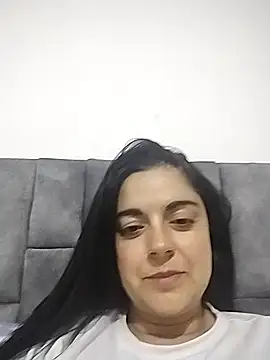 Snapshot of Nahomi_04 chatting on 10/20/25, 02:45 Nahomi 04 online show from 10/20/25, 02:45