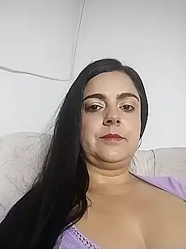 Snapshot of Nahomi_04 chatting on 11/01/25, 11:07 Nahomi 04 online show from 11/01/25, 11:07