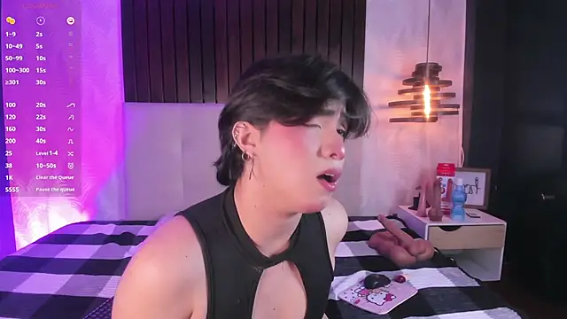 Snapshot of Creamy_Angelo chatting on 11/17/25, 08:36 Creamy Angelo online show from 11/17/25, 08:36