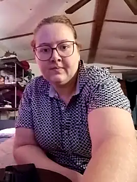 XEmoxkittyx online show from 02/15/26, 05:09