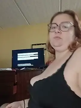 Snapshot of XEmoxkittyx chatting on 05/27/26, 06:27 XEmoxkittyx online show from 05/27/26, 06:27