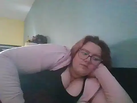 Snapshot of XEmoxkittyx chatting on 07/14/26, 04:45 XEmoxkittyx online show from 07/14/26, 04:45