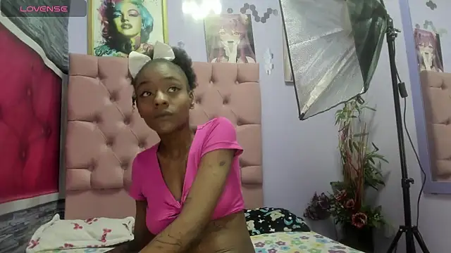 Snapshot of Shantall_ks chatting on 09/17/25, 03:30 Shantall ks online show from 09/17/25, 03:30