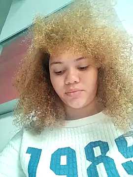 SirenRouge 69 online show from 12/18/25, 09:32