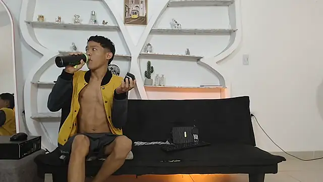 BEAUTY BOYS1 online show from 11/12/25, 07:09