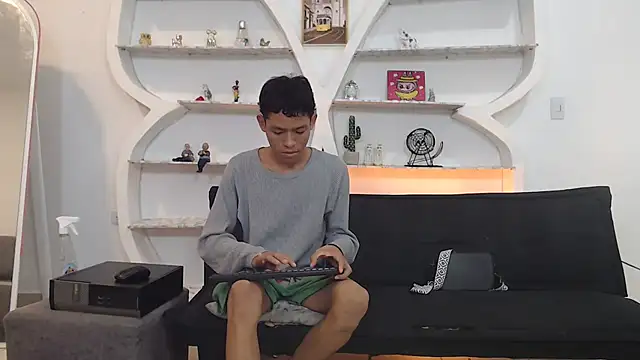 BEAUTY BOYS1 online show from 11/16/25, 07:25