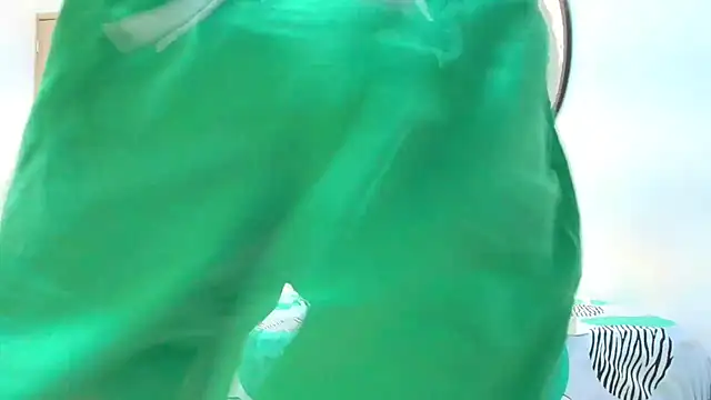 BEAUTY BOYS1 online show from 11/24/25, 03:12