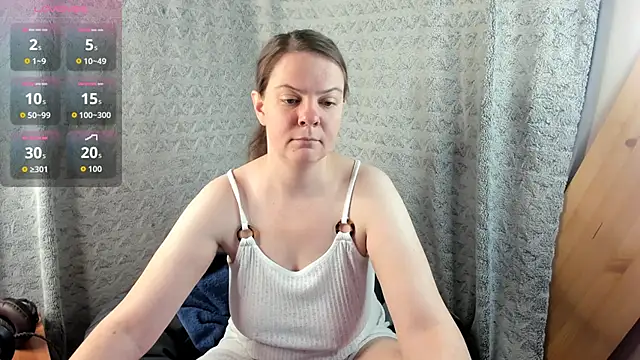 Snapshot of MiaLores chatting on 10/22/25, 08:03 MiaLores online show from 10/22/25, 08:03