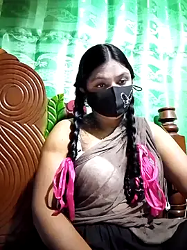 Snapshot of Mistompa24 chatting on 10/15/25, 03:45 Mistompa24 online show from 10/15/25, 03:45