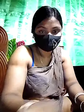 Snapshot of Mistompa24 chatting on 10/17/25, 06:38 Mistompa24 online show from 10/17/25, 06:38