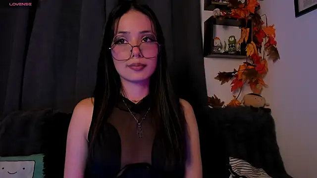 Snapshot of Seraphine_hell chatting on 03/27/26, 06:08 Seraphine hell online show from 03/27/26, 06:08