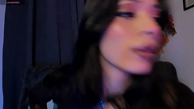 Snapshot of Seraphine_hell chatting on 03/31/26, 06:14 Seraphine hell online show from 03/31/26, 06:14