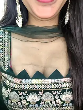 Snapshot of Cute_merry01 chatting on 02/15/26, 03:36 Cute merry01 online show from 02/15/26, 03:36