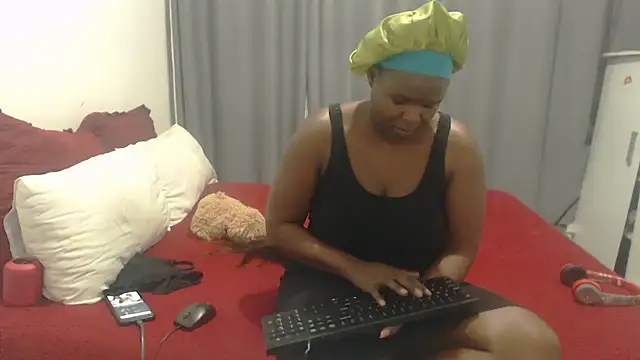 Snapshot of Samantha2012 chatting on 09/30/25, 01:38 Samantha2012 online show from 09/30/25, 01:38