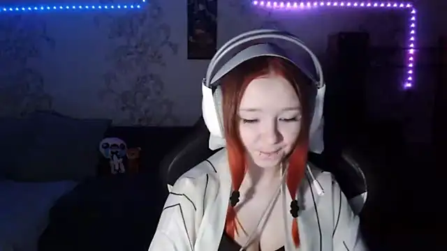 PansyBorriello online show from 09/10/25, 03:12