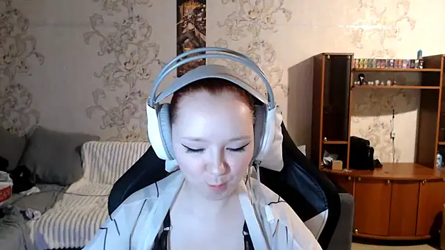 PansyBorriello online show from 09/15/25, 04:18