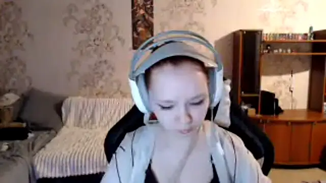 PansyBorriello online show from 09/16/25, 04:08