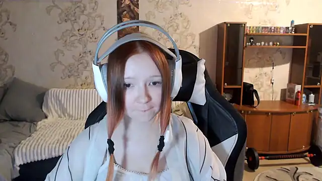 PansyBorriello online show from 09/25/25, 04:21