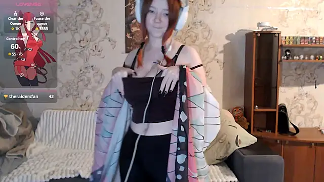 PansyBorriello online show from 10/10/25, 04:17