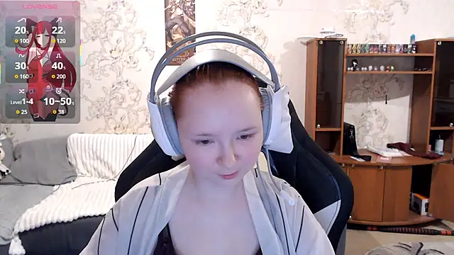 PansyBorriello online show from 10/24/25, 04:14