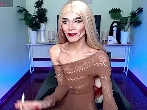 itsmeMonicaloove69 online show from 10/13/25, 06:52