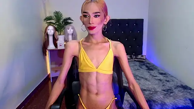 Snapshot of itsmeMonicaloove69 chatting on 11/21/25, 05:00 itsmeMonicaloove69 online show from 11/21/25, 05:00