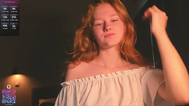 Snapshot of BreezeJam chatting on 09/22/25, 05:09 BreezeJam online show from 09/22/25, 05:09