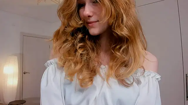 Snapshot of BreezeJam chatting on 04/18/26, 07:40 BreezeJam online show from 04/18/26, 07:40