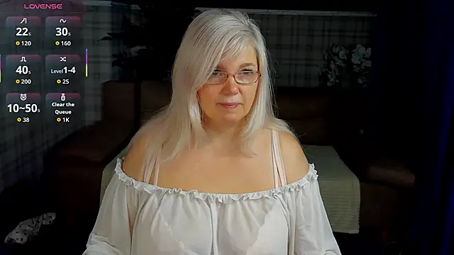 Snapshot of Hella_Fabel chatting on 03/06/26, 01:13 Hella Fabel online show from 03/06/26, 01:13