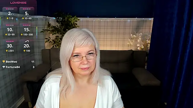 Snapshot of Hella_Fabel chatting on 03/21/26, 01:21 Hella Fabel online show from 03/21/26, 01:21
