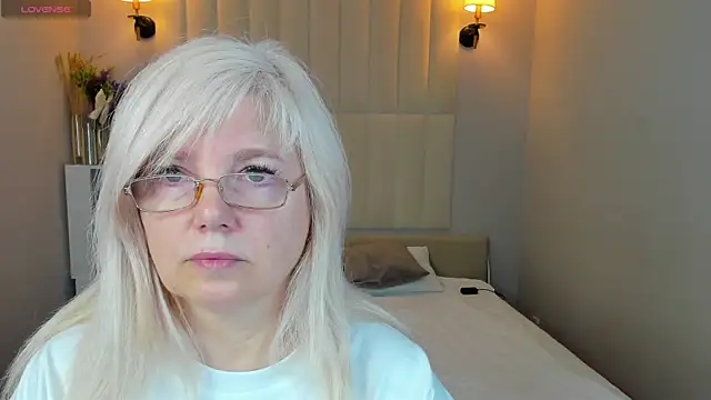 Snapshot of Hella_Fabel chatting on 06/07/26, 01:10 Hella Fabel online show from 06/07/26, 01:10