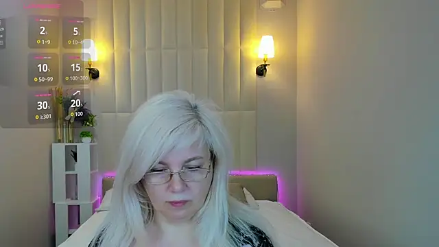 Snapshot of Hella_Fabel chatting on 06/08/26, 01:09 Hella Fabel online show from 06/08/26, 01:09