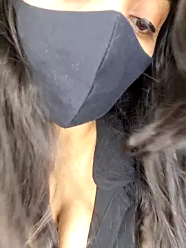 Luvya-01jaan online show from 04/17/26, 03:31